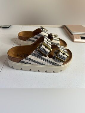 Corkys Footwear "Rumor Has It" black natural stripe Women’s 7 Platform Sandals